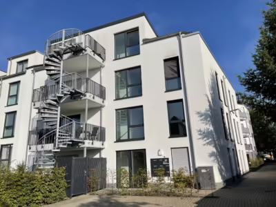 großzügig Wohnen mit guter Anbindung nach Köln: Sonnenbalkon und Tiefgaragenstellplatz inklusive 51371 Leverkusen, Etagenwohnung